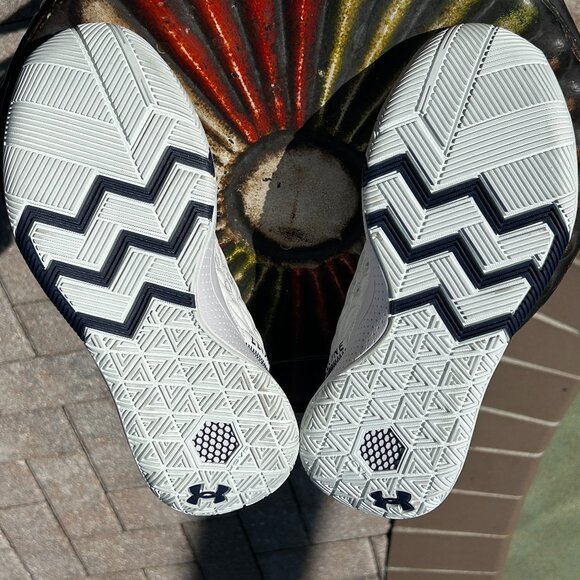 Under Armour Unisex HOVR Havoc 5 Clone Team Basketball Shoes – New - Picture 4 of 15